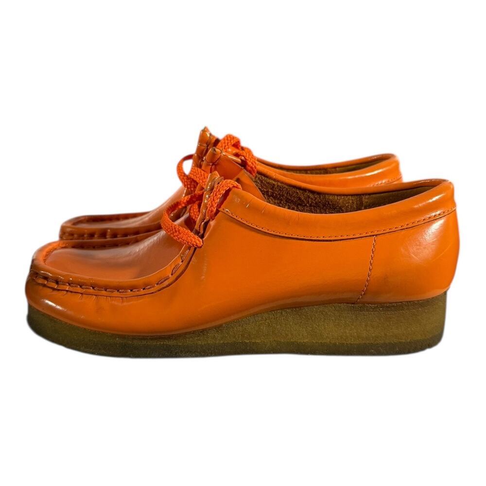 Clarks Originals Wallabee • Womens Sz 5.5 M Moccasin Orange Patent Leather Shoes - Picture 4 of 8